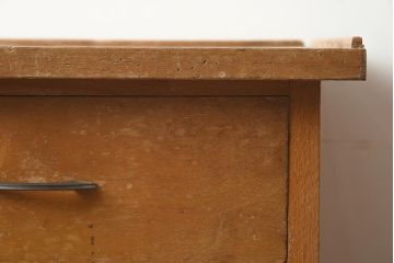 レトロ家具　昭和レトロな雰囲気漂うシンプルな木製サイドキャビネット(電話台)(R-040326)