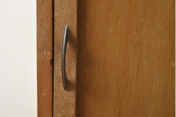 レトロ家具　昭和レトロな雰囲気漂うシンプルな木製サイドキャビネット(電話台)(R-040326)