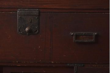 アンティーク家具　和製アンティーク　江戸明治期　ヒノキ材製　古いものならではの質感が風情溢れる帳場箪笥(収納棚、引き出し、時代箪笥)(R-040334)