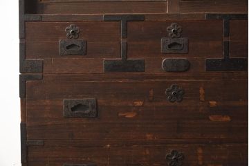 アンティーク家具　和製アンティーク　大正昭和初期　古い木肌が味わい深い重ね箪笥(衣装箪笥、引き出し、収納棚)(R-040335)