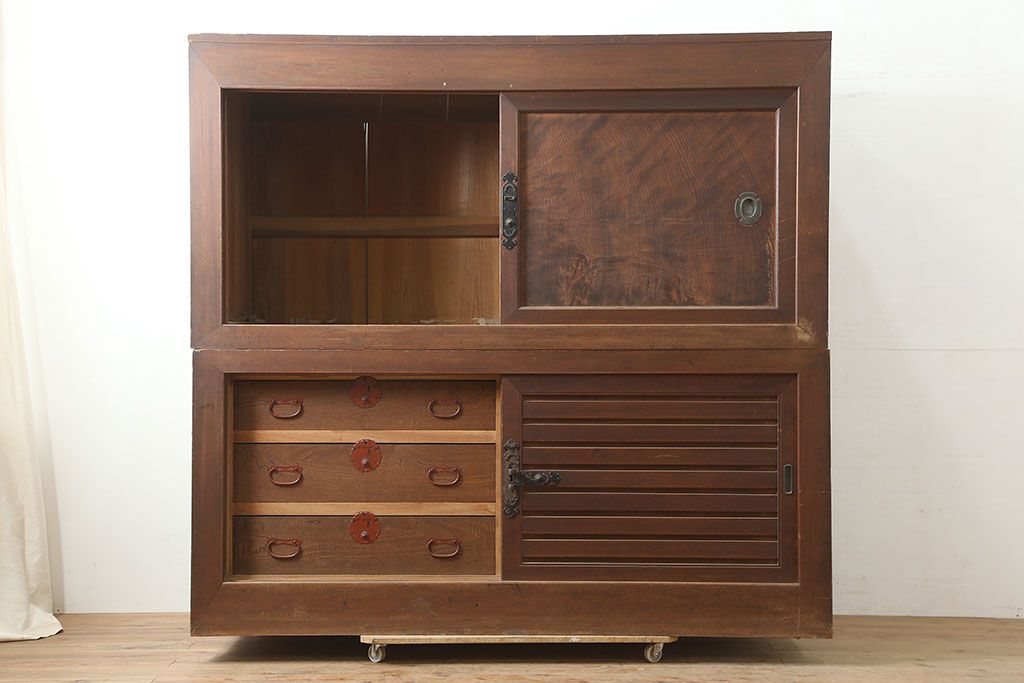 アンティーク家具　明治大正期　ヒノキ材　存在感抜群!横桟が目を惹く重ね水屋箪笥(収納棚、戸棚)(R-040380)