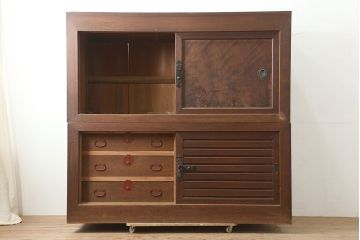 アンティーク家具　明治大正期　ヒノキ材　存在感抜群!横桟が目を惹く重ね水屋箪笥(収納棚、戸棚)(R-040380)