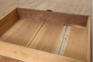 アンティーク家具　明治大正期　ヒノキ材　存在感抜群!横桟が目を惹く重ね水屋箪笥(収納棚、戸棚)(R-040380)