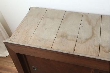 アンティーク家具　明治大正期　ヒノキ材　存在感抜群!横桟が目を惹く重ね水屋箪笥(収納棚、戸棚)(R-040380)