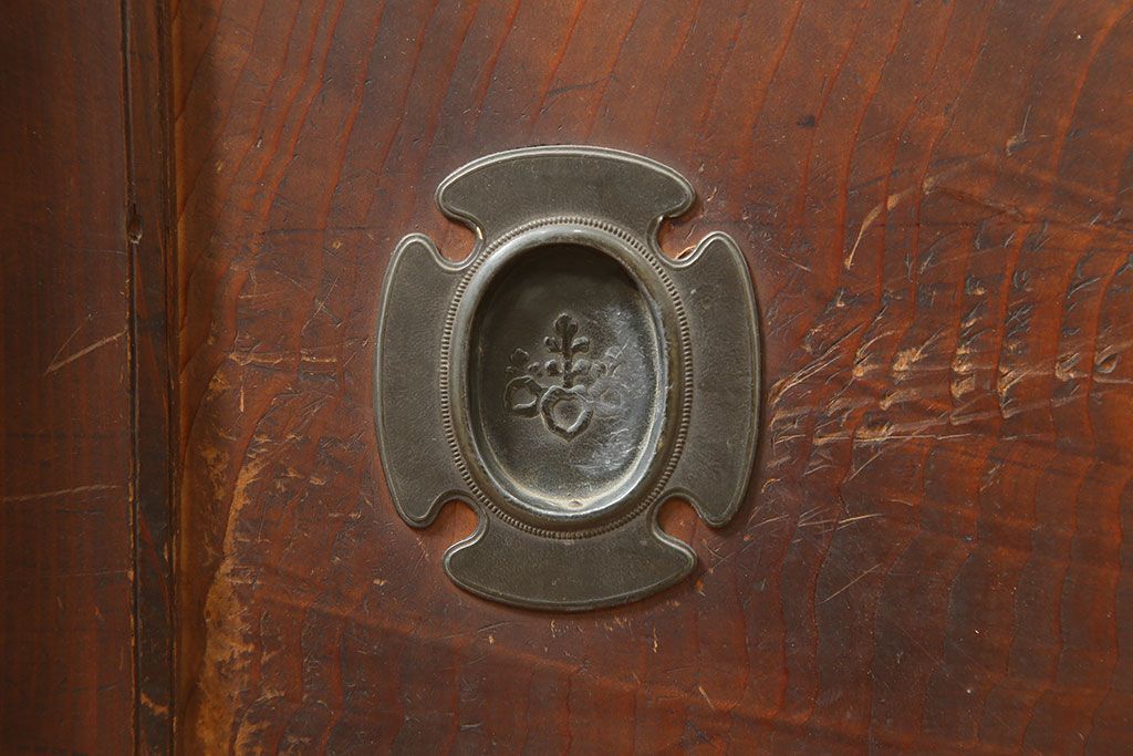 アンティーク家具　明治大正期　ヒノキ材　存在感抜群!横桟が目を惹く重ね水屋箪笥(収納棚、戸棚)(R-040380)