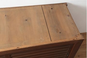 アンティーク家具　明治大正期　ヒノキ材　存在感抜群!横桟が目を惹く重ね水屋箪笥(収納棚、戸棚)(R-040380)