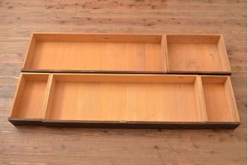 アンティーク家具　栓材　透かし入り　シックな雰囲気漂う組み立てタンス・重ね(収納棚、キャビネット、チェスト)(R-040381)