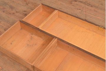 アンティーク家具　栓材　透かし入り　シックな雰囲気漂う組み立てタンス・重ね(収納棚、キャビネット、チェスト)(R-040381)