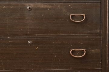 アンティーク家具　栓材　透かし入り　シックな雰囲気漂う組み立てタンス・重ね(収納棚、キャビネット、チェスト)(R-040381)