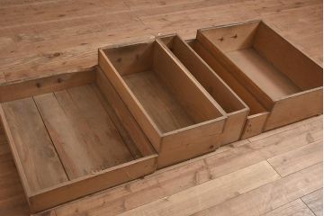 アンティーク家具　ヒノキ材　手すり付き　和の空間を引き立てる階段箪笥(時代箪笥)(R-040388)