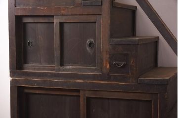 アンティーク家具　ヒノキ材　手すり付き　和の空間を引き立てる階段箪笥(時代箪笥)(R-040388)