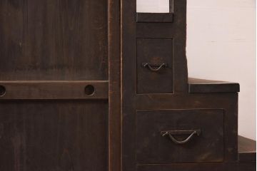 アンティーク家具　ヒノキ材　手すり付き　和の空間を引き立てる階段箪笥(時代箪笥)(R-040388)