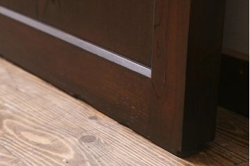 アンティーク建具　明治大正期　総ケヤキ材一枚板　珍しい小振りサイズの蔵戸　(R-040390)