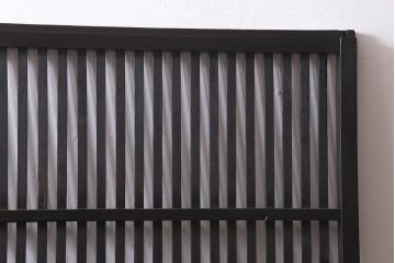 アンティーク建具　大正期　しっかり厚みのある鋲と美しい縦桟が魅力の格子戸1枚(引き戸、建具)(R-040391)