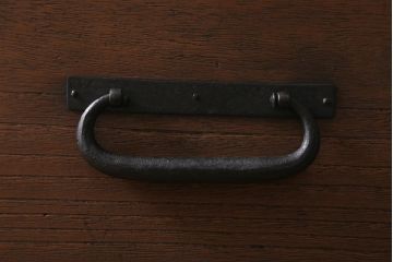 アンティーク家具　和製アンティーク　脚付きリメイク　味わい深い佇まいの箪笥ローボード(衣装箪笥、チェスト、引き出し、リビングボード)(R-040392)