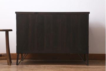 アンティーク家具　和製アンティーク　鉄脚リメイク　大きな蛭手が目を引く箪笥ローボード(衣装箪笥、チェスト、引き出し、リビングボード)(R-040393)