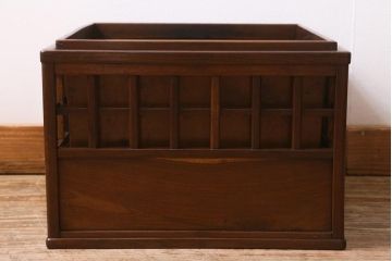 アンティーク雑貨　昭和中期　工芸品　京都産　桑材　格子が目を惹く角火鉢(木製火鉢、箱火鉢)(R-040395)