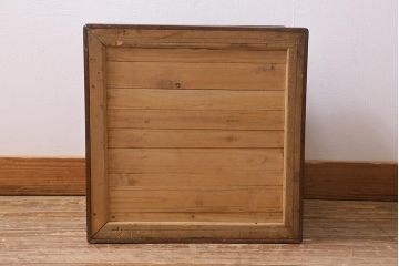 アンティーク雑貨　昭和中期　工芸品　京都産　桑材　格子が目を惹く角火鉢(木製火鉢、箱火鉢)(R-040395)