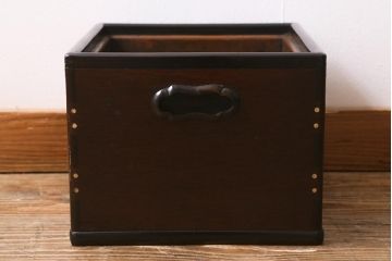 アンティーク雑貨　明治大正期　指物家具　紫檀(シタン)材　品のある佇まいが魅力的な角火鉢(木製火鉢、箱火鉢)(R-040396)