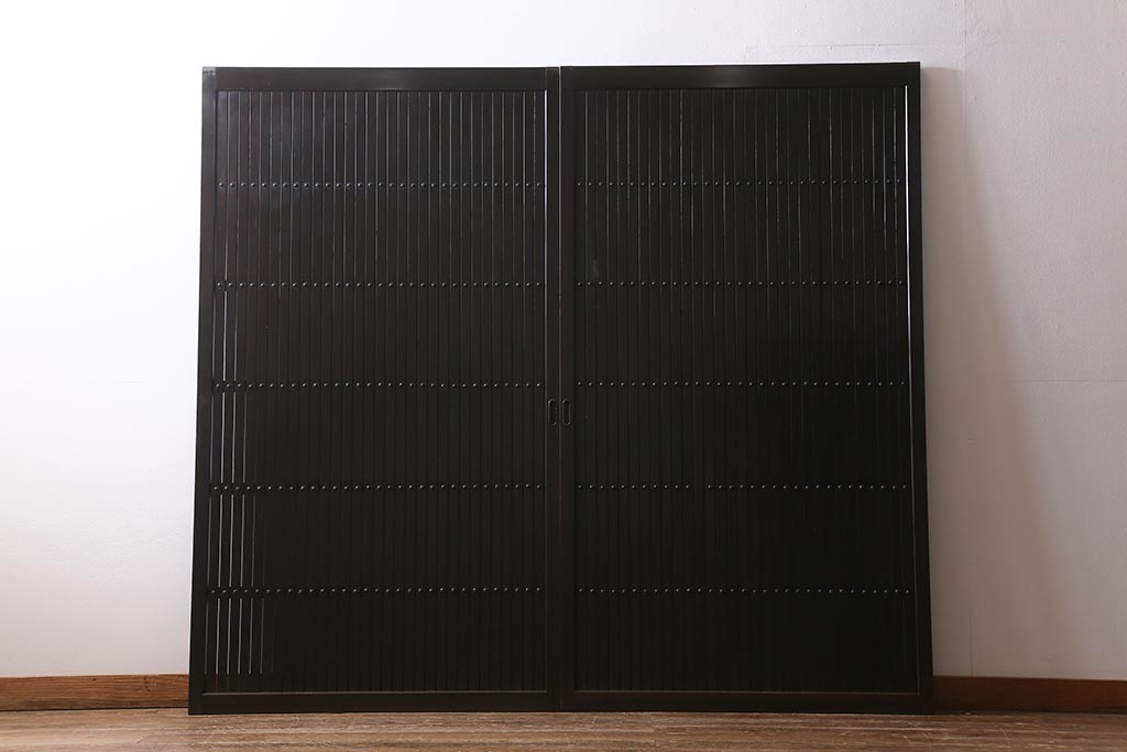 アンティーク建具　明治大正期　シックな雰囲気漂う平格子戸2枚セット　(R-040397)