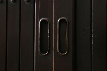 アンティーク建具　明治大正期　シックな雰囲気漂う平格子戸2枚セット(建具、引き戸、玄関戸)(R-040397)