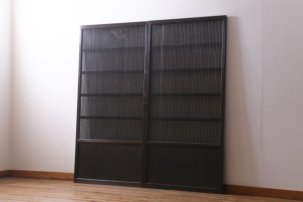 アンティーク建具　大正昭和期　光をやさしく取り込む格子戸2枚セット(建具、引き戸、玄関戸)(R-040398)