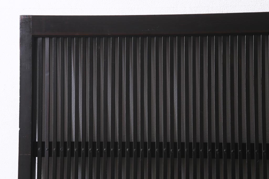 アンティーク建具　大正昭和期　光をやさしく取り込む格子戸2枚セット(建具、引き戸、玄関戸)(R-040398)