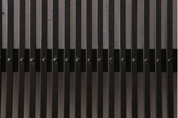 アンティーク建具　大正昭和期　光をやさしく取り込む格子戸2枚セット(建具、引き戸、玄関戸)(R-040398)