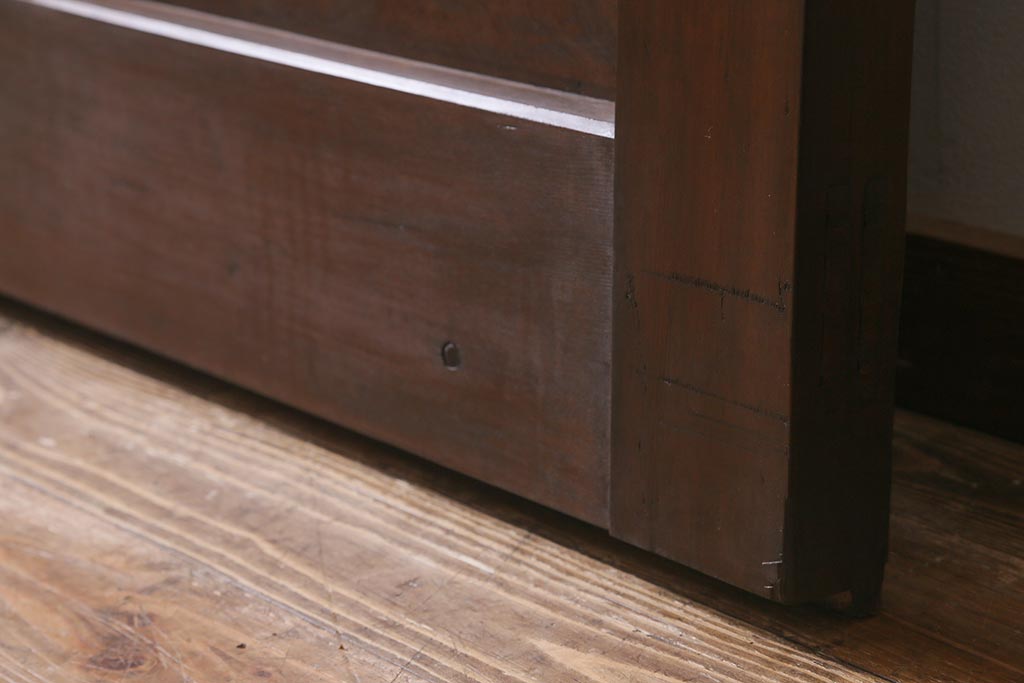 アンティーク建具　框ヒノキ材　腰板ケヤキ材　和モダンな印象のガラス入り格子蔵戸(建具、引き戸、玄関戸)(R-040401)