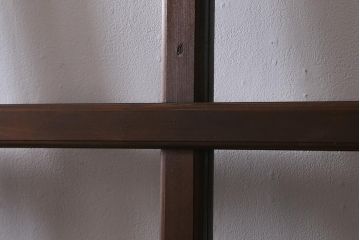 アンティーク建具　框ヒノキ材　腰板ケヤキ材　和モダンな印象のガラス入り格子蔵戸(建具、引き戸、玄関戸)(R-040401)