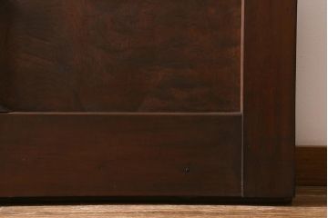 アンティーク建具　框ヒノキ材　腰板ケヤキ材　和モダンな印象のガラス入り格子蔵戸(建具、引き戸、玄関戸)(R-040401)