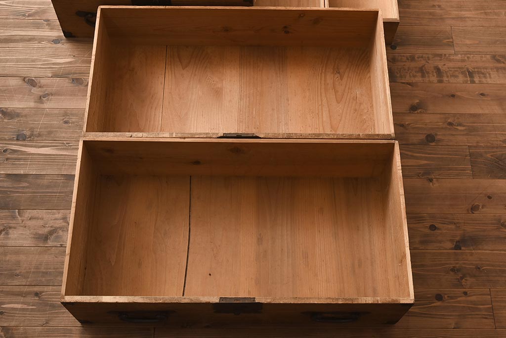 アンティーク家具　和製アンティーク　明治期　前面桐材　使い込また風合いが魅力的な会津重ね箪笥(時代箪笥、衣装箪笥、ローボード、桐箪笥、桐たんす)(R-040408)