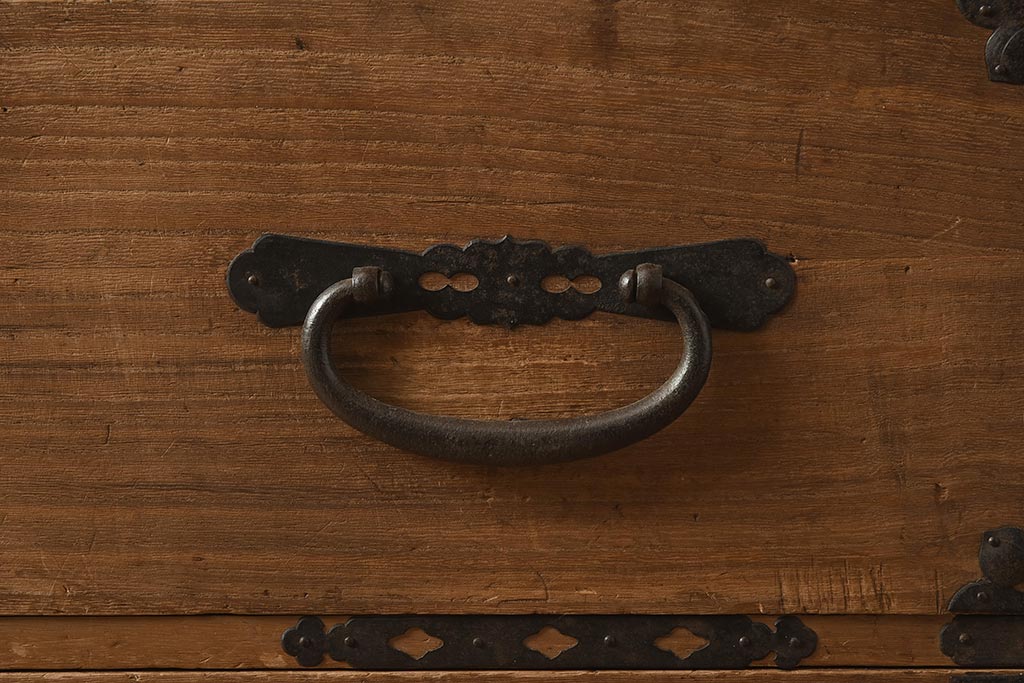 アンティーク家具　和製アンティーク　明治期　前面桐材　使い込また風合いが魅力的な会津重ね箪笥(時代箪笥、衣装箪笥、ローボード、桐箪笥、桐たんす)(R-040408)