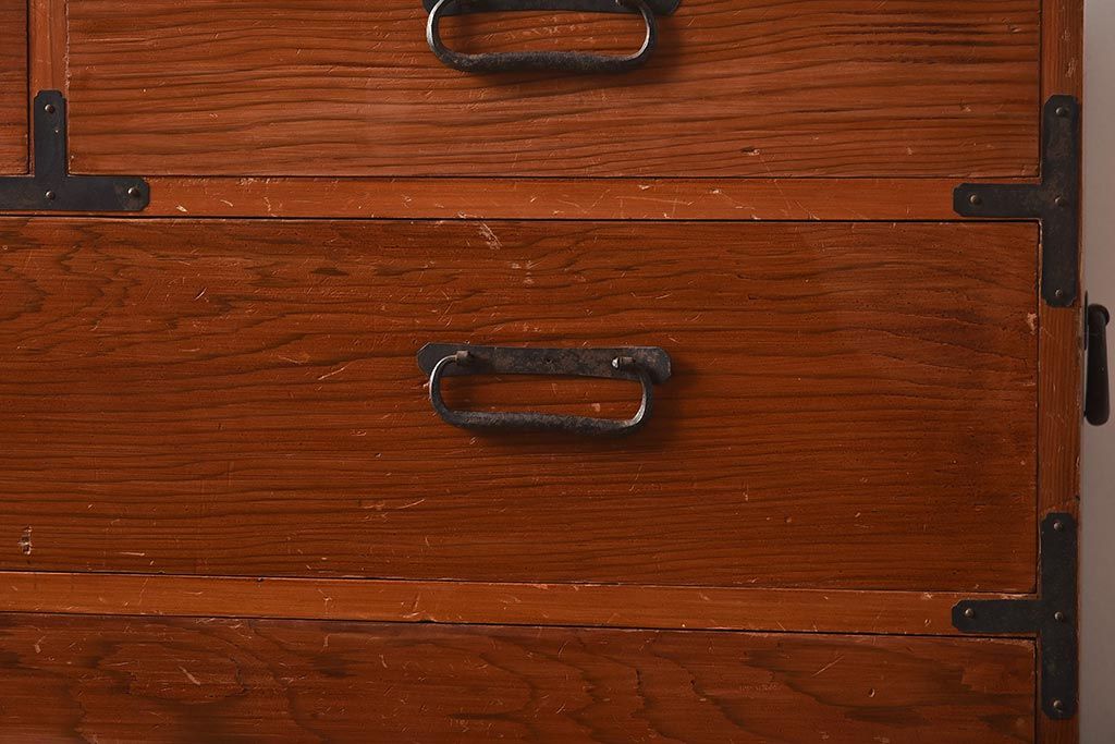 アンティーク家具　和製アンティーク　昭和初期　赤みを帯びた木色が温かみのある衣装箪笥(引き出し、チェスト)(R-040410)