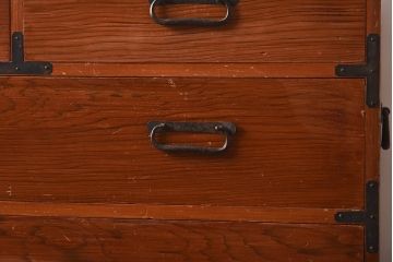 アンティーク家具　和製アンティーク　昭和初期　赤みを帯びた木色が温かみのある衣装箪笥(引き出し、チェスト)(R-040410)