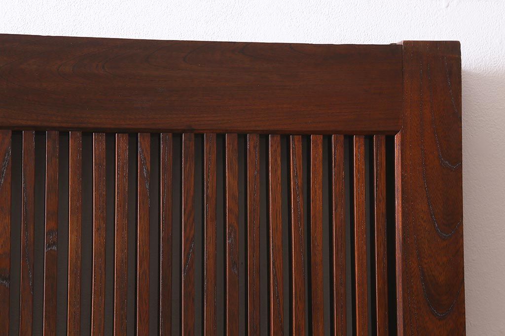 アンティーク建具　和製アンティーク　明治期　総ケヤキ材　巾着金具　風格漂う小振りな蔵戸(引き戸、建具、格子蔵戸、玄関戸)(R-040415)