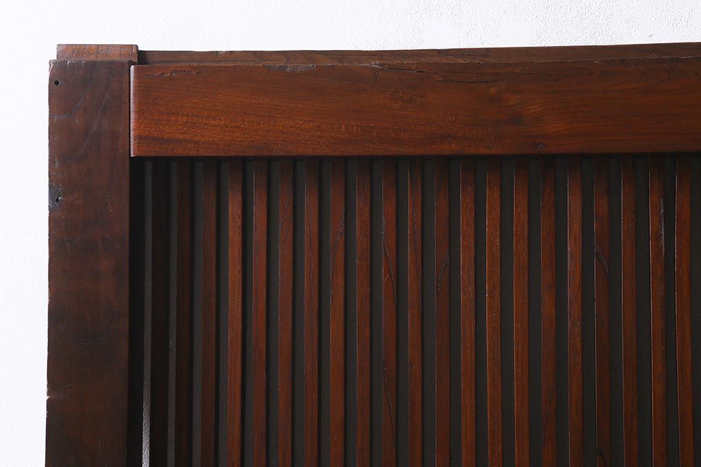 アンティーク建具　和製アンティーク　明治期　総ケヤキ材　巾着金具　風格漂う小振りな蔵戸(引き戸、建具、格子蔵戸、玄関戸)(R-040415)