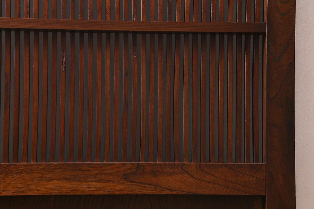 アンティーク建具　和製アンティーク　明治期　総ケヤキ材　巾着金具　風格漂う小振りな蔵戸(引き戸、建具、格子蔵戸、玄関戸)(R-040415)