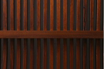 アンティーク建具　和製アンティーク　明治期　総ケヤキ材　巾着金具　風格漂う小振りな蔵戸(引き戸、建具、格子蔵戸、玄関戸)(R-040415)