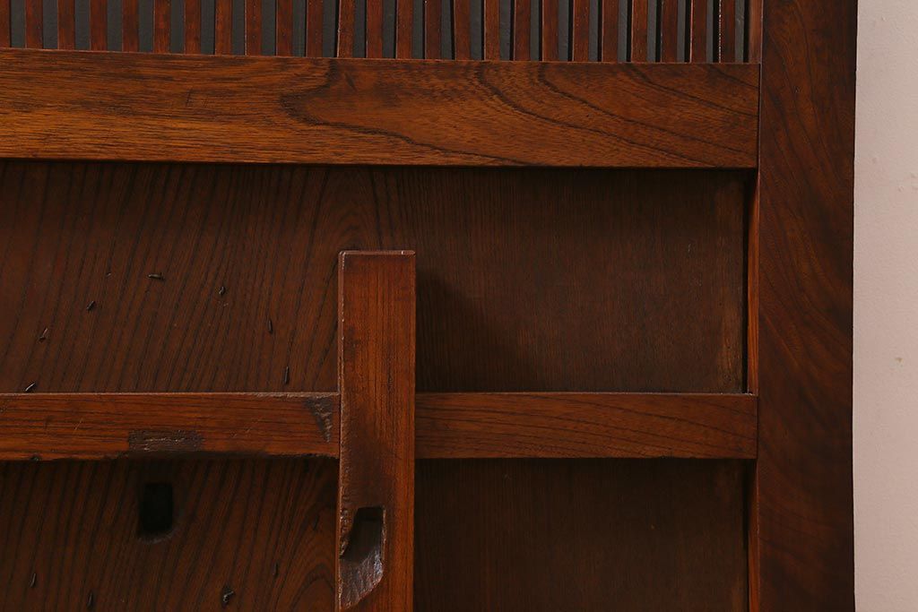 アンティーク建具　和製アンティーク　明治期　総ケヤキ材　巾着金具　風格漂う小振りな蔵戸(引き戸、建具、格子蔵戸、玄関戸)(R-040415)