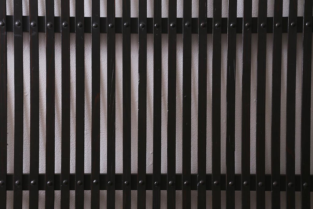 アンティーク建具　和製アンティーク　大正期　シックな佇まいが魅力的な格子戸1枚(引き戸、建具)(R-040416)