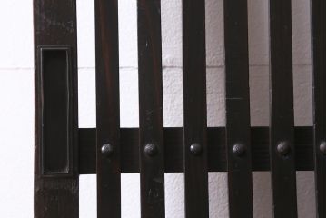 アンティーク建具　和製アンティーク　大正期　シックな佇まいが魅力的な格子戸1枚(引き戸、建具)(R-040416)