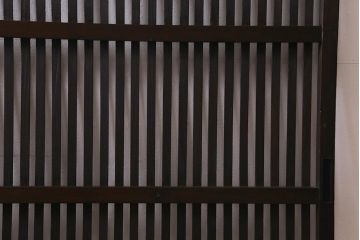 アンティーク建具　和製アンティーク　大正期　シックな佇まいが魅力的な格子戸1枚(引き戸、建具)(R-040416)