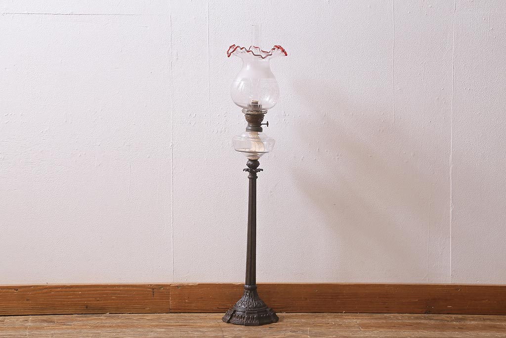 アンティーク雑貨　明治大正　グラビュール(グラヴュール)　金魚鉢型　チューリップ型　赤縁　フリルガラスのオイルランプ(洋燈、座敷ランプ)(R-040419)