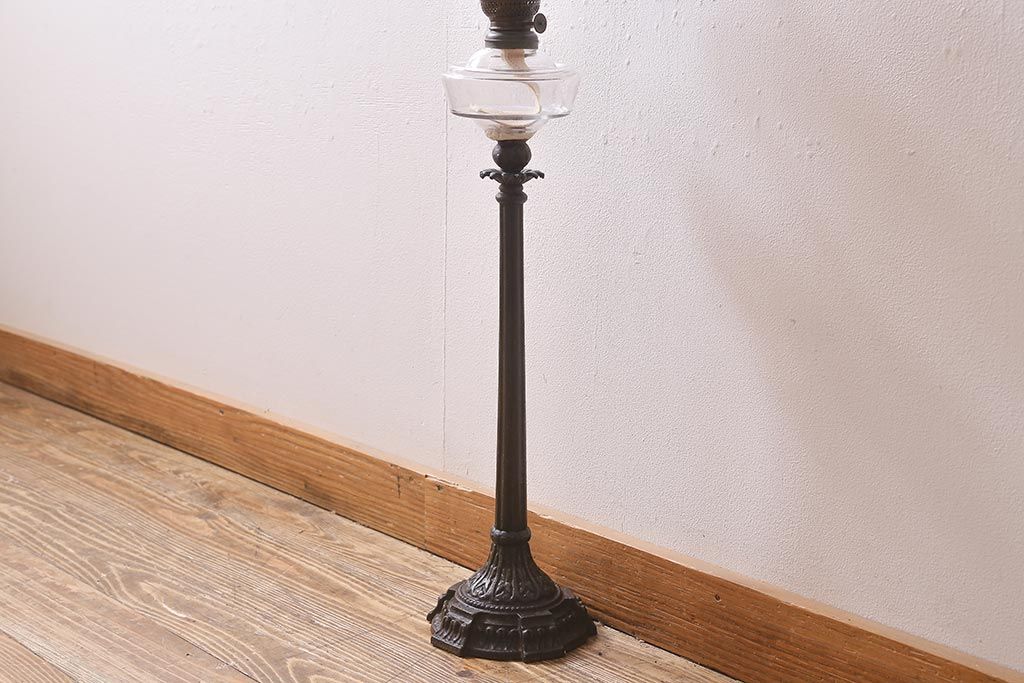 アンティーク雑貨　明治大正　グラビュール(グラヴュール)　金魚鉢型　チューリップ型　赤縁　フリルガラスのオイルランプ(洋燈、座敷ランプ)(R-040419)