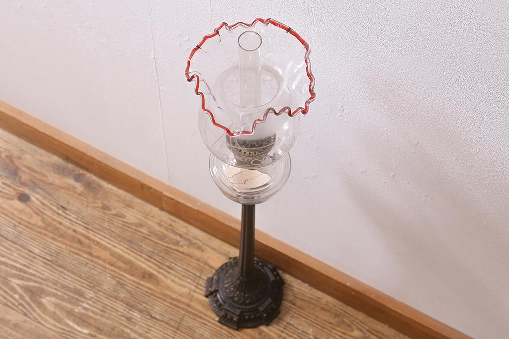 アンティーク雑貨　明治大正　グラビュール(グラヴュール)　金魚鉢型　チューリップ型　赤縁　フリルガラスのオイルランプ(洋燈、座敷ランプ)(R-040419)