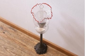 アンティーク雑貨　明治大正　グラビュール(グラヴュール)　金魚鉢型　チューリップ型　赤縁　フリルガラスのオイルランプ(洋燈、座敷ランプ)(R-040419)