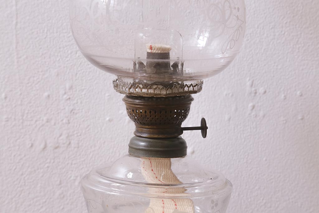 アンティーク雑貨　明治大正　グラビュール(グラヴュール)　金魚鉢型　チューリップ型　赤縁　フリルガラスのオイルランプ(洋燈、座敷ランプ)(R-040419)