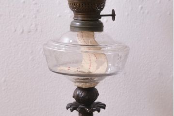 アンティーク雑貨　明治大正　グラビュール(グラヴュール)　金魚鉢型　チューリップ型　赤縁　フリルガラスのオイルランプ(洋燈、座敷ランプ)(R-040419)