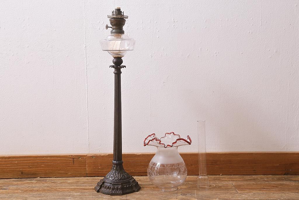 アンティーク雑貨　明治大正　グラビュール(グラヴュール)　金魚鉢型　チューリップ型　赤縁　フリルガラスのオイルランプ(洋燈、座敷ランプ)(R-040419)